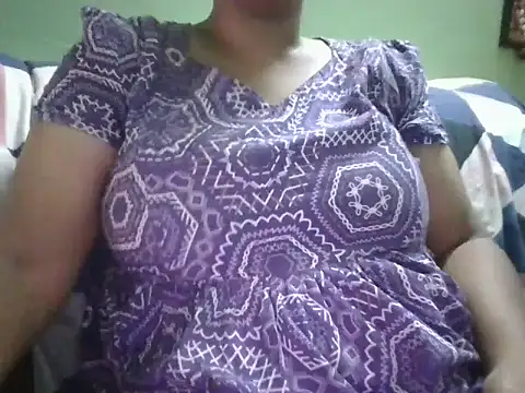 Snapshot of Lucky_Meenu chatting on April 27, 6:11 am Lucky Meenu online show from April 27, 6:11 am