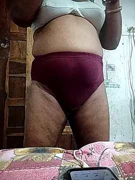 Snapshot of hottsexyy chatting on July 4, 3:56 am hottsexyy online show from July 4, 3:56 am