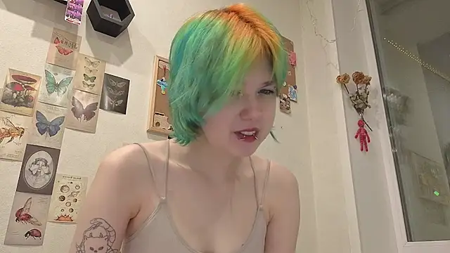 Snapshot of LittleKittenStar chatting on June 3, 8:03 pm LittleKittenStar online show from June 3, 8:03 pm
