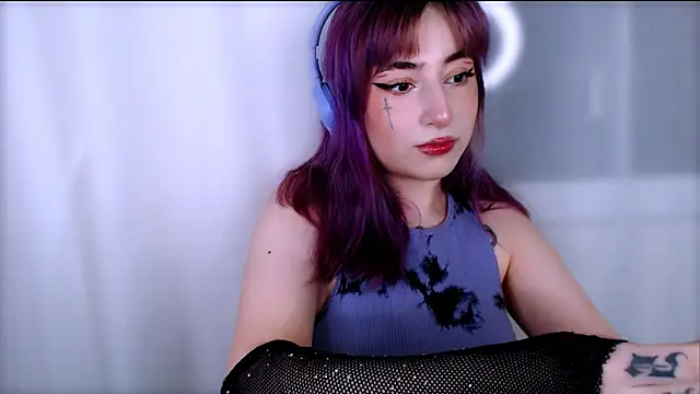 Snapshot of MistressEdith chatting on June 19, 8:45 pm MistressEdith online show from June 19, 8:45 pm