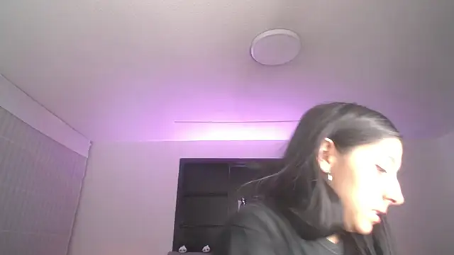 Snapshot of Melannyy_V chatting on August 6, 1:02 pm Melannyy V online show from August 6, 1:02 pm