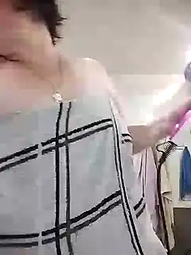 Snapshot of ViktoriaToytor55 chatting on July 18, 7:39 pm ViktoriaToytor55 online show from July 18, 7:39 pm