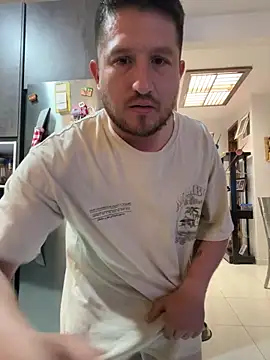 Snapshot of leonel37- chatting on March 20, 2:22 pm leonel37- online show from March 20, 2:22 pm