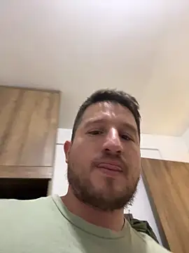 Snapshot of leonel37- chatting on March 21, 4:43 pm leonel37- online show from March 21, 4:43 pm