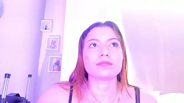 Littletammy4u online show from May 15, 11:28 am