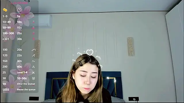 Snapshot of gigi_meii chatting on April 22, 1:01 pm gigi meii online show from April 22, 1:01 pm