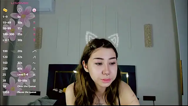 Snapshot of gigi_meii chatting on April 25, 1:36 pm gigi meii online show from April 25, 1:36 pm