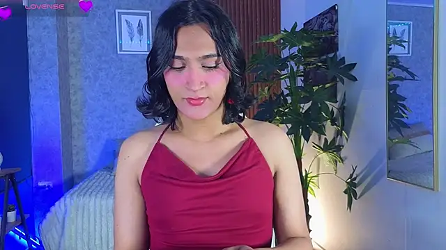 Snapshot of Zoee_Kiss_ chatting on July 7, 5:21 am Zoee Kiss online show from July 7, 5:21 am