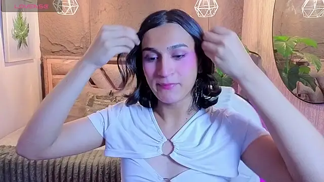 Snapshot of Zoee_Kiss_ chatting on July 17, 10:03 pm Zoee Kiss online show from July 17, 10:03 pm
