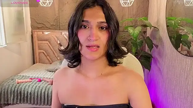 Snapshot of Zoee_Kiss_ chatting on July 19, 7:50 pm Zoee Kiss online show from July 19, 7:50 pm