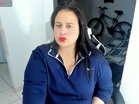 Snapshot of Atenea_19_ chatting on May 20, 5:13 am Atenea 19 online show from May 20, 5:13 am