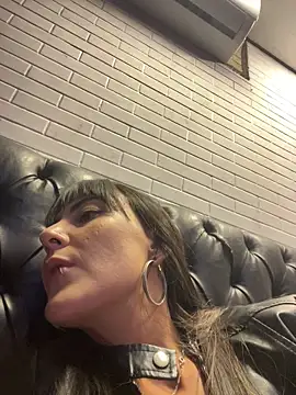 vibe prive online show from April 10, 9:41 pm