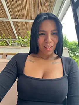 MonserratJons01 online show from May 5, 9:01 pm