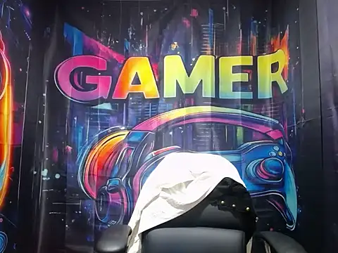 EmmieRae   online show from March 22, 11:41 pm