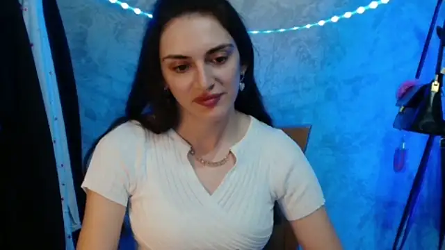 Snapshot of RoxiCherry chatting on April 24, 9:12 am RoxiCherry online show from April 24, 9:12 am