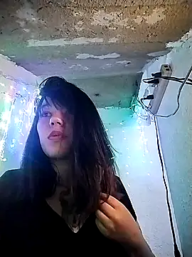 Moon Thompson online show from March 20, 12:15 am