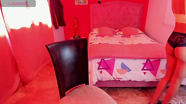 Snapshot of Sofia_Hot_Latina chatting on April 8, 8:20 pm Sofia Hot Latina online show from April 8, 8:20 pm