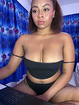 Snapshot of Kloe_rousse01 chatting on May 22, 7:59 am Kloe rousse01 online show from May 22, 7:59 am