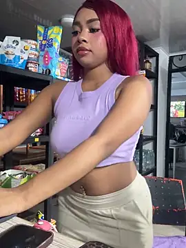 Snapshot of Kloe_rousse01 chatting on June 9, 1:17 am Kloe rousse01 online show from June 9, 1:17 am
