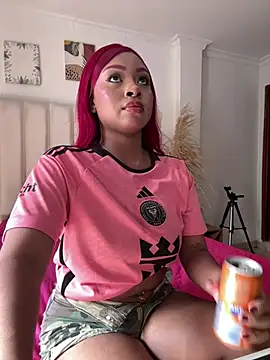 Snapshot of Kloe_rousse01 chatting on June 29, 9:15 pm Kloe rousse01 online show from June 29, 9:15 pm