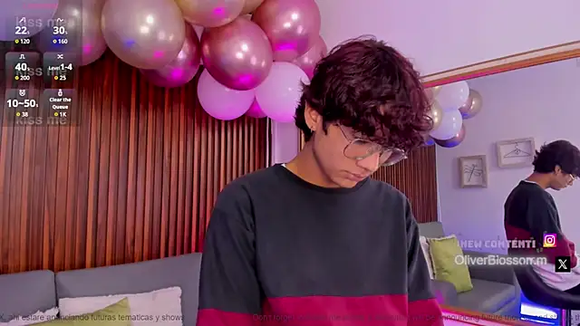 Snapshot of Oliver20__ chatting on July 2, 9:32 pm Oliver20 online show from July 2, 9:32 pm