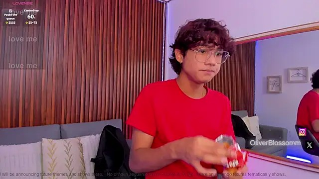 Snapshot of Oliver20__ chatting on July 15, 10:04 pm Oliver20 online show from July 15, 10:04 pm
