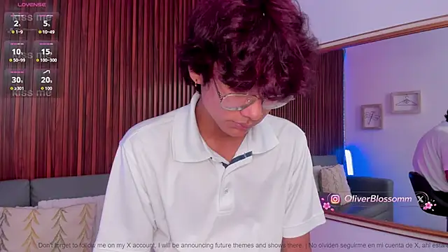 Snapshot of Oliver20__ chatting on July 21, 9:50 pm Oliver20 online show from July 21, 9:50 pm