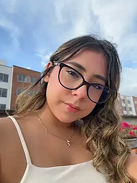 Snapshot of MelodyRey__ chatting on June 23, 9:57 pm MelodyRey online show from June 23, 9:57 pm