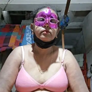 Snapshot of Riya45326 chatting on May 25, 6:58 pm Riya45326 online show from May 25, 6:58 pm