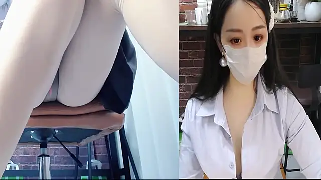 Snapshot of Latte-01 chatting on April 28, 4:23 pm Latte-01 online show from April 28, 4:23 pm