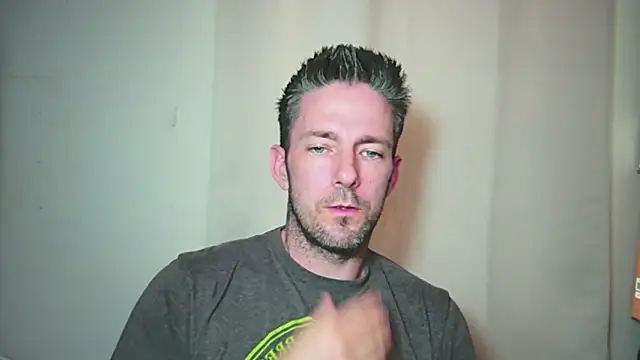 Snapshot of SkylarrGrey chatting on May 28, 1:19 pm SkylarrGrey online show from May 28, 1:19 pm