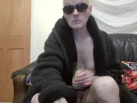 Snapshot of Useless_Wanker chatting on March 31, 12:56 am Useless Wanker online show from March 31, 12:56 am