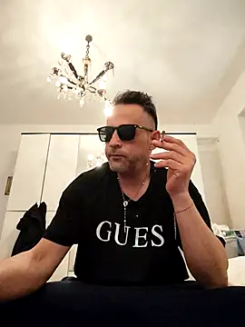 Snapshot of FINCHELABARCAVA chatting on March 29, 4:29 pm FINCHELABARCAVA online show from March 29, 4:29 pm