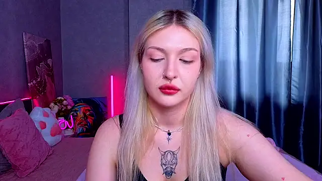 BlondieSummer online show from March 20, 7:46 am