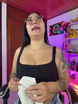 Snapshot of ami_santos chatting on May 8, 12:32 pm ami santos online show from May 8, 12:32 pm