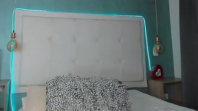 Snapshot of mia_gomez7 chatting on July 17, 1:29 pm mia gomez7 online show from July 17, 1:29 pm