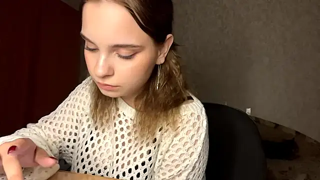 Snapshot of SageFennell chatting on April 2, 7:44 pm SageFennell online show from April 2, 7:44 pm