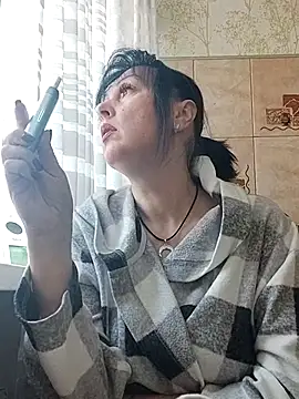 HelgaDennis online show from March 23, 7:45 am