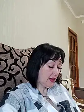 HelgaDennis online show from May 12, 4:42 am