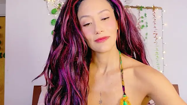 Snapshot of Ajua__Uva chatting on April 16, 10:23 pm Ajua Uva online show from April 16, 10:23 pm