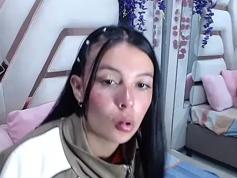 Snapshot of Salome_Saen_ chatting on April 8, 1:00 pm Salome Saen online show from April 8, 1:00 pm