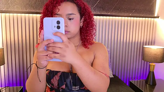 Snapshot of lara_curly chatting on August 2, 10:35 am lara curly online show from August 2, 10:35 am