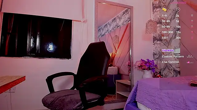 Snapshot of mia_rouxx1 chatting on June 19, 5:45 am mia rouxx1 online show from June 19, 5:45 am