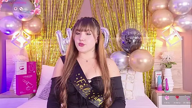 Snapshot of ElenaGilbertAdams chatting on July 24, 2:15 pm ElenaGilbertAdams online show from July 24, 2:15 pm