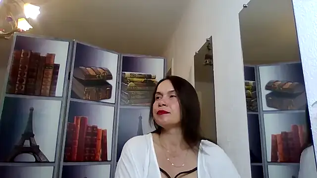 Snapshot of Selena_Moo chatting on May 6, 8:19 am Selena Moo online show from May 6, 8:19 am