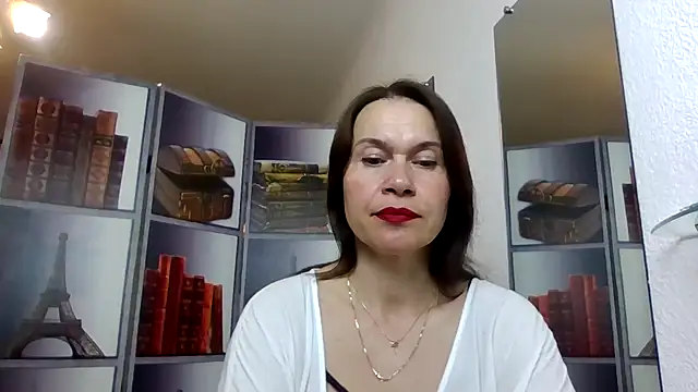 Snapshot of Selena_Moo chatting on May 13, 8:01 am Selena Moo online show from May 13, 8:01 am