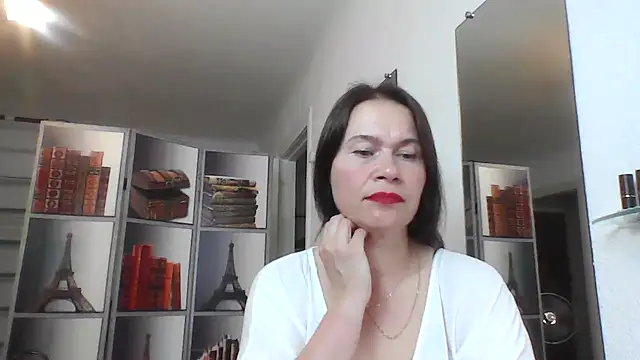 Snapshot of Selena_Moo chatting on June 7, 9:35 am Selena Moo online show from June 7, 9:35 am