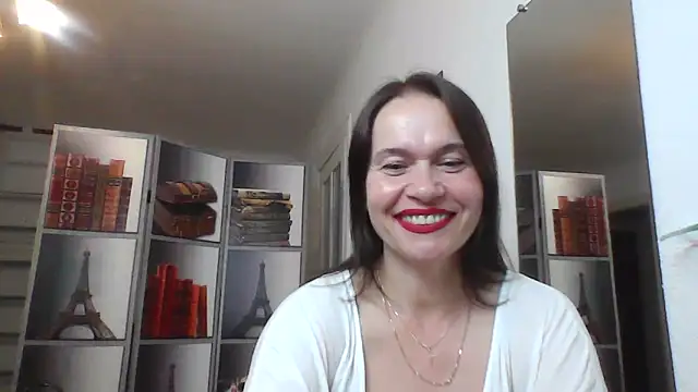Snapshot of Selena_Moo chatting on June 13, 9:18 am Selena Moo online show from June 13, 9:18 am