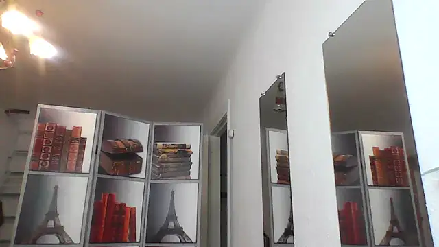 Snapshot of Selena_Moo chatting on July 16, 7:47 am Selena Moo online show from July 16, 7:47 am