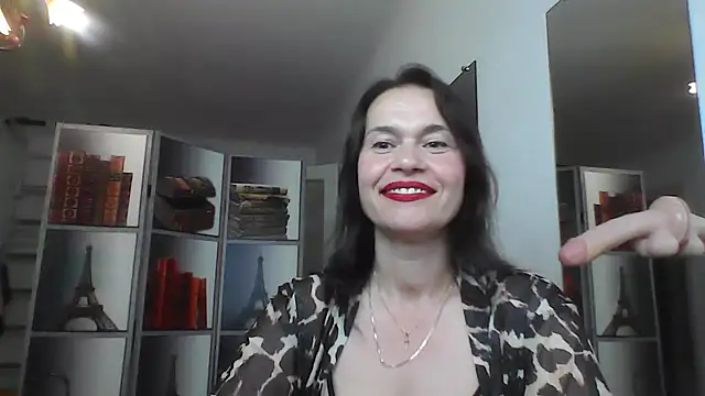 Snapshot of Selena_Moo chatting on July 28, 11:17 am Selena Moo online show from July 28, 11:17 am